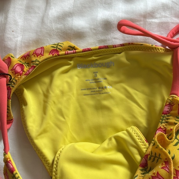 New Blackbough Delia Ruffled Halterneck Top and tie bottoms - Picture 9 of 9